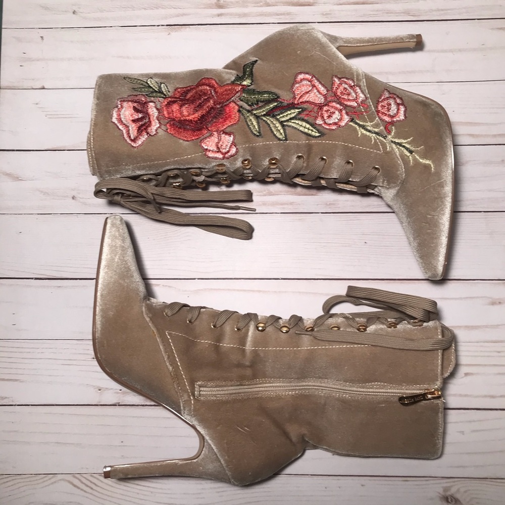 Cape Robbin Mini 108 Nude Embroidered Boots